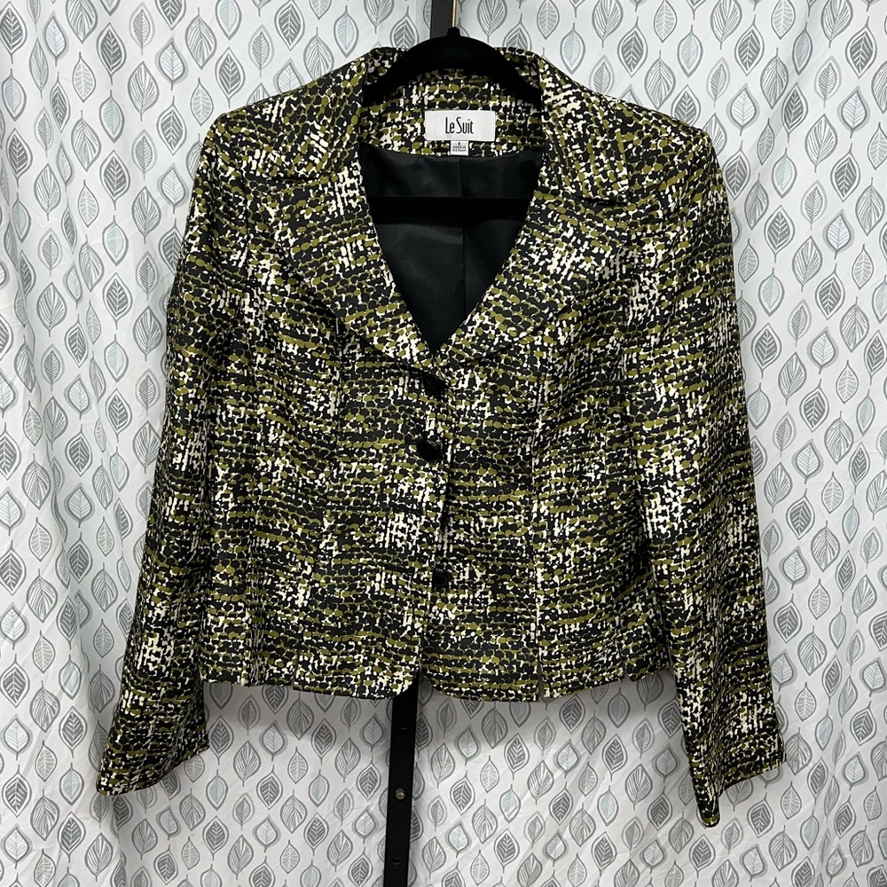 Le suit jacket size 8